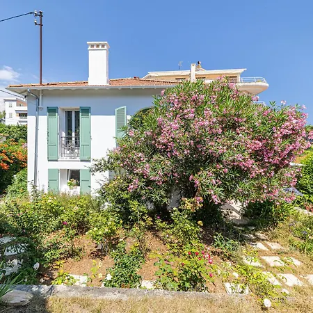 Вилла La Des Fleurs En Duplex Avec Jardin Et Piscine *
