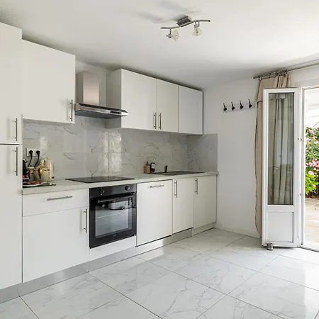 Villa La Des Fleurs En Duplex Avec Jardin Et Piscine